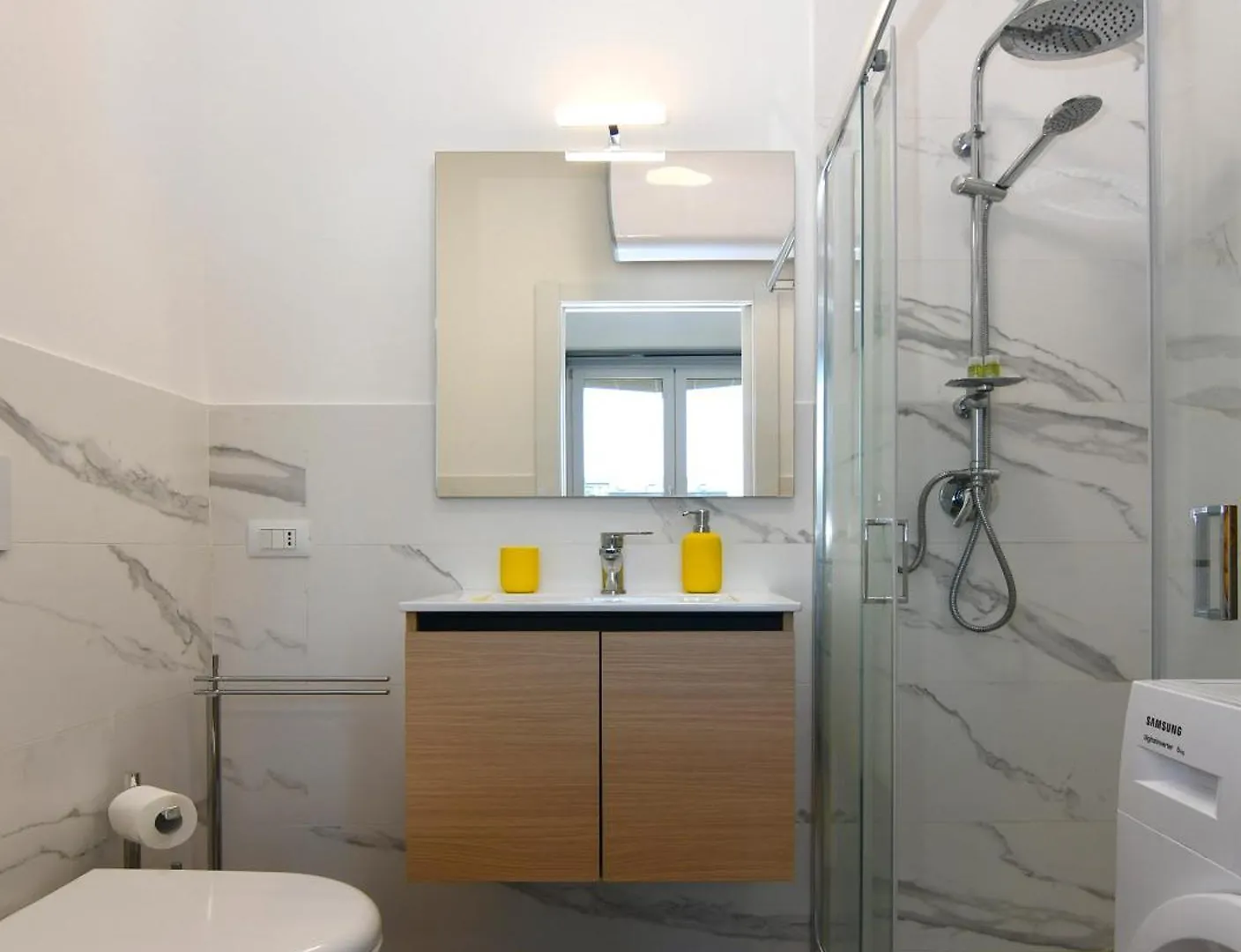 Apartment Fond. Prada-Ieo Elegante Appartamento Con Suite Milan